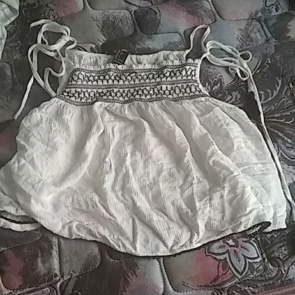 Forever 21 adjustable cropped tank top